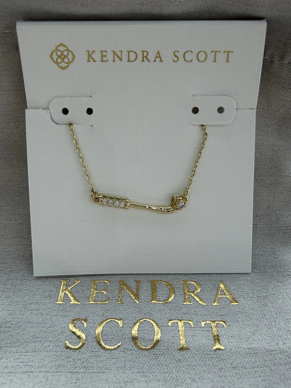 Kendra Scott necklace